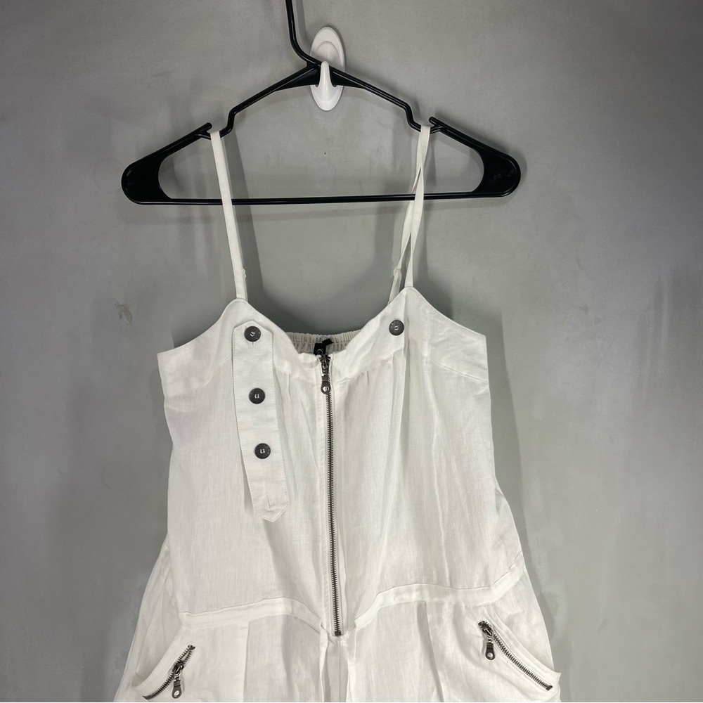 White Sleeveless Romper with Zipper and Pockets - Picture 2 of 14